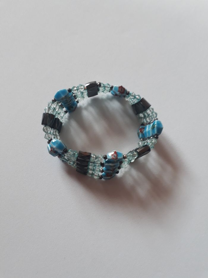 Bracelet / collier aimanté bleu et noir - photo numéro 2