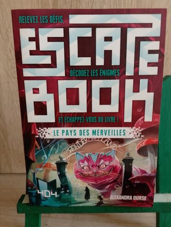  Escape book (relevez les defis, décodez les émigmes, et échappez-vous du livre)