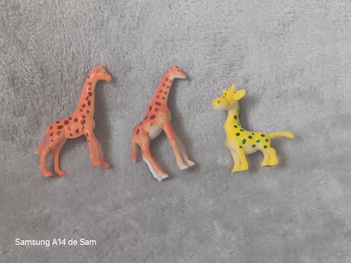 Lot de 3 figurines animaux girafes