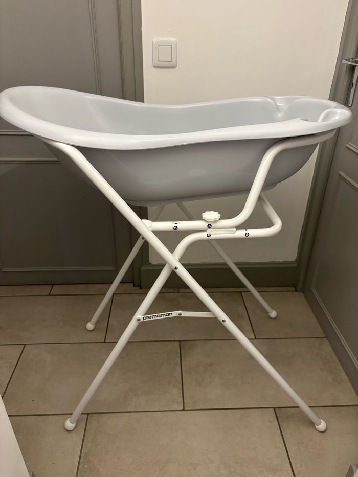 Baignoire avec support et tuyau de vidange