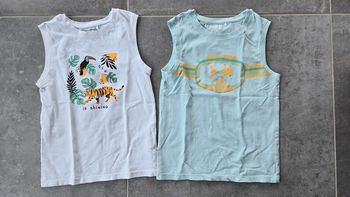 Lot 2 débardeurs 10 ans