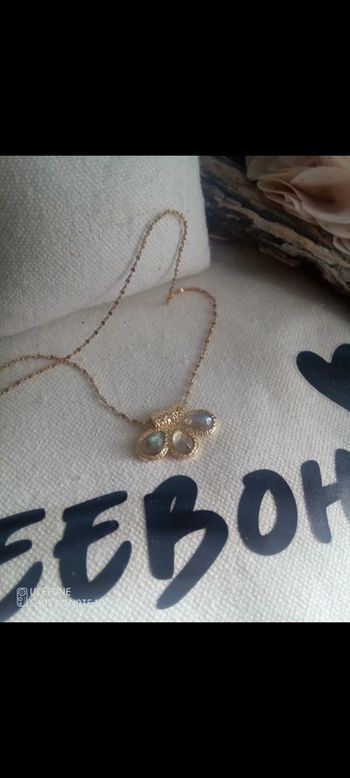 Collier triple pierres de labradorite lumineuse