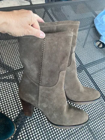 Bottes cuir daim naturel 39