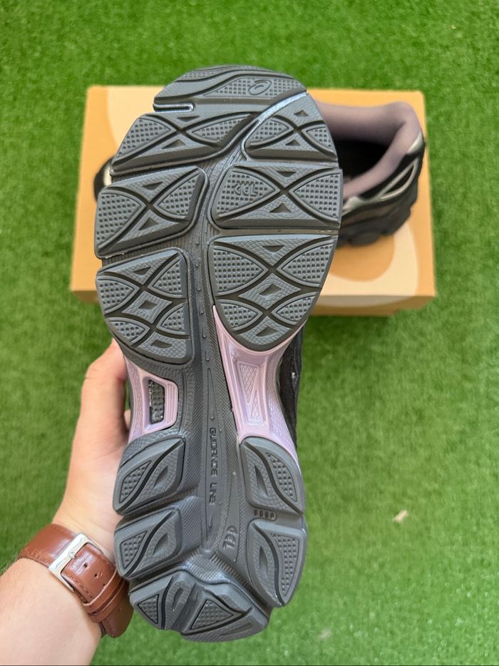 Asics gel Nyc black Purple graphite Grey 39 - photo numéro 3