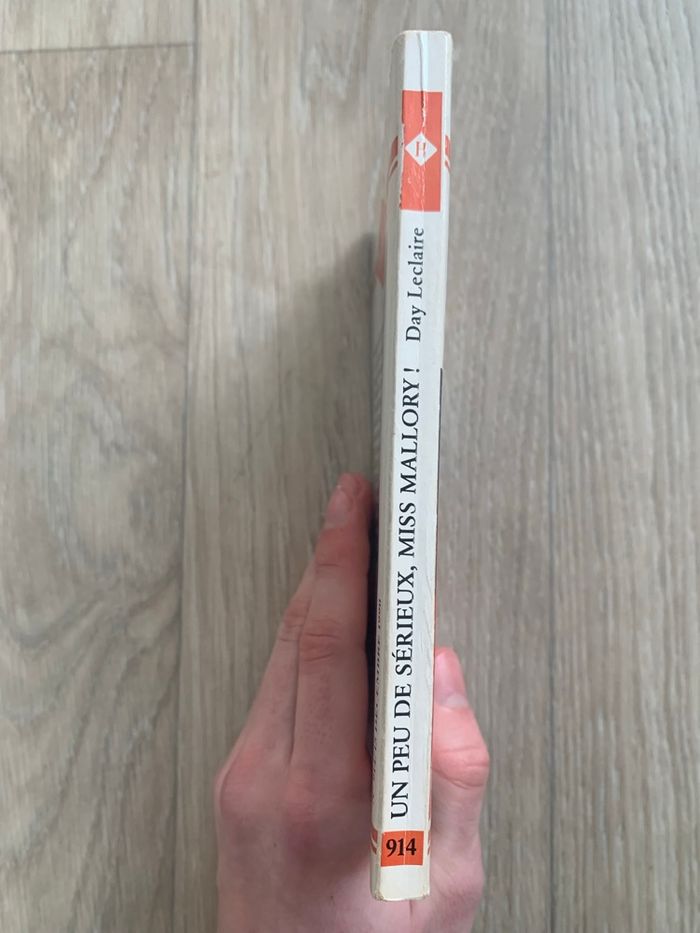 Harlequin - Un peu de sérieux, miss Mallory ! - photo numéro 3