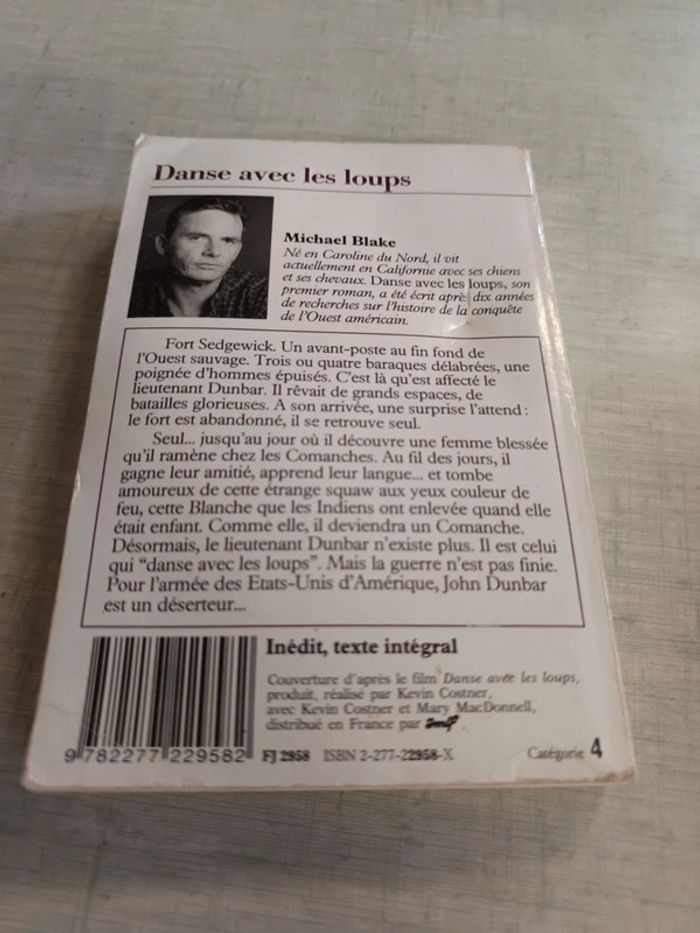 Livre danse avec les loups - photo numéro 2