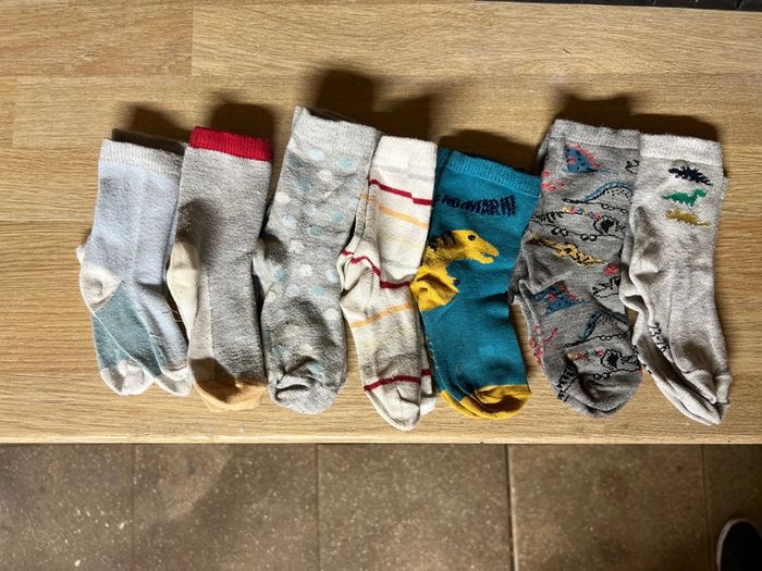 Lot 7 paires de chaussettes 23-26