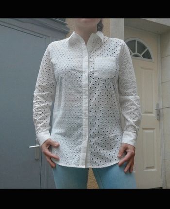 Jolie chemise ajourée
