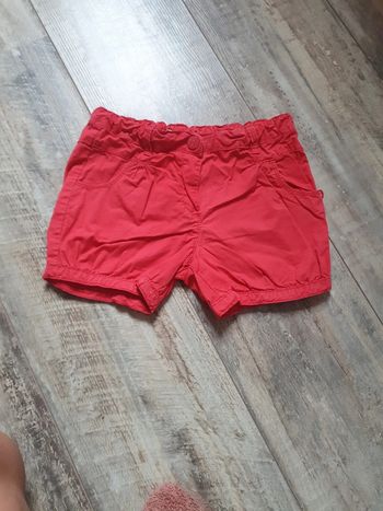 Short rouge