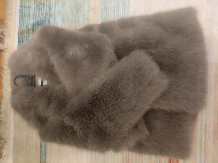 Joli manteau  fausse fourrure - photo numéro 5