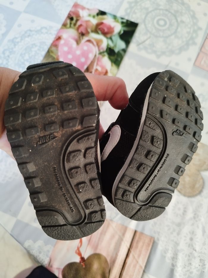 Nike bébé taille 17 - photo numéro 3