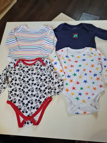 Lot de bodys enfants