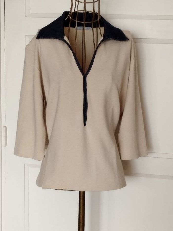 Charmant Haut Beige avec Détails Bleus - Taille 42 - TBE