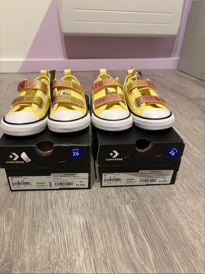 Lot de 2 paires de Converse neuves taille 26