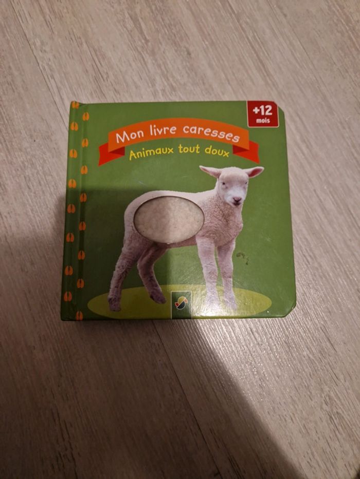 Livre animaux à caresser