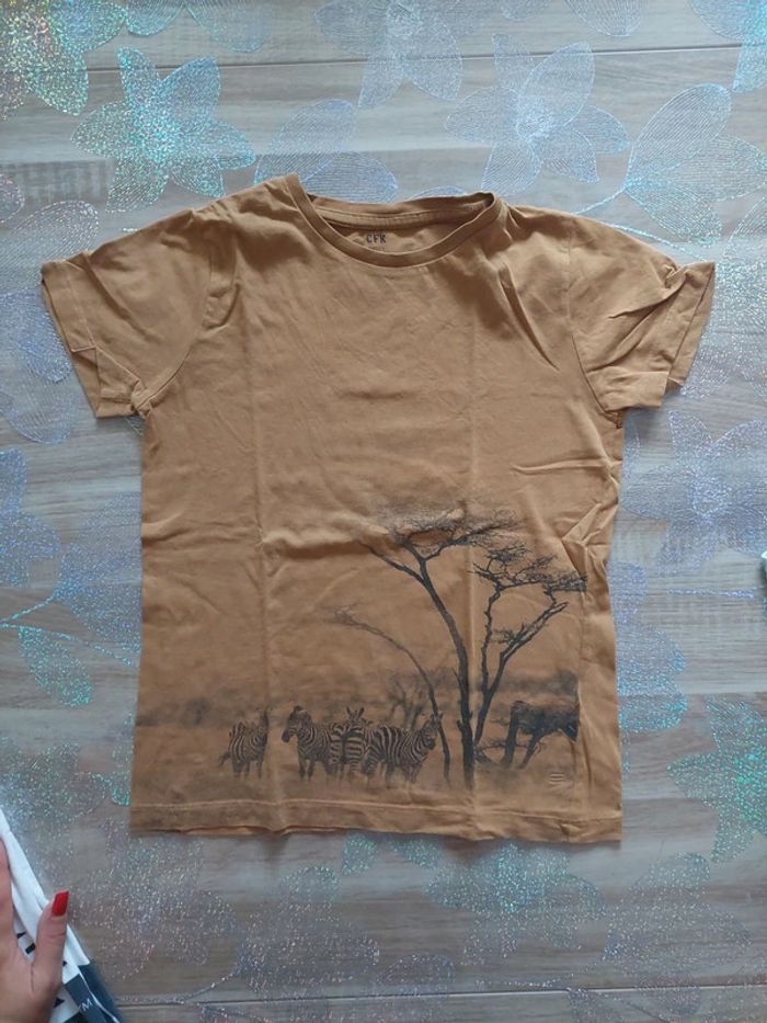 Lot t-shirts garçon 8 ans - photo numéro 4