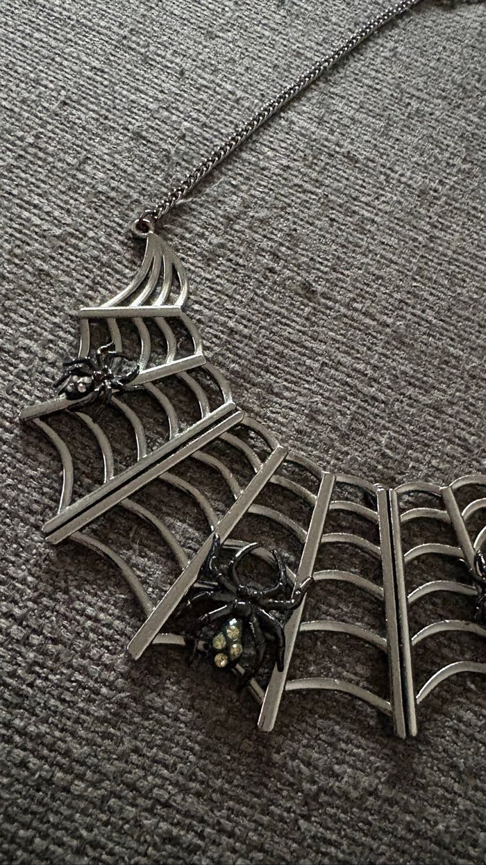 Collier ajustable Toile d’araignée Halloween - photo numéro 2
