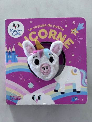 Livre le voyage de petite licorne 