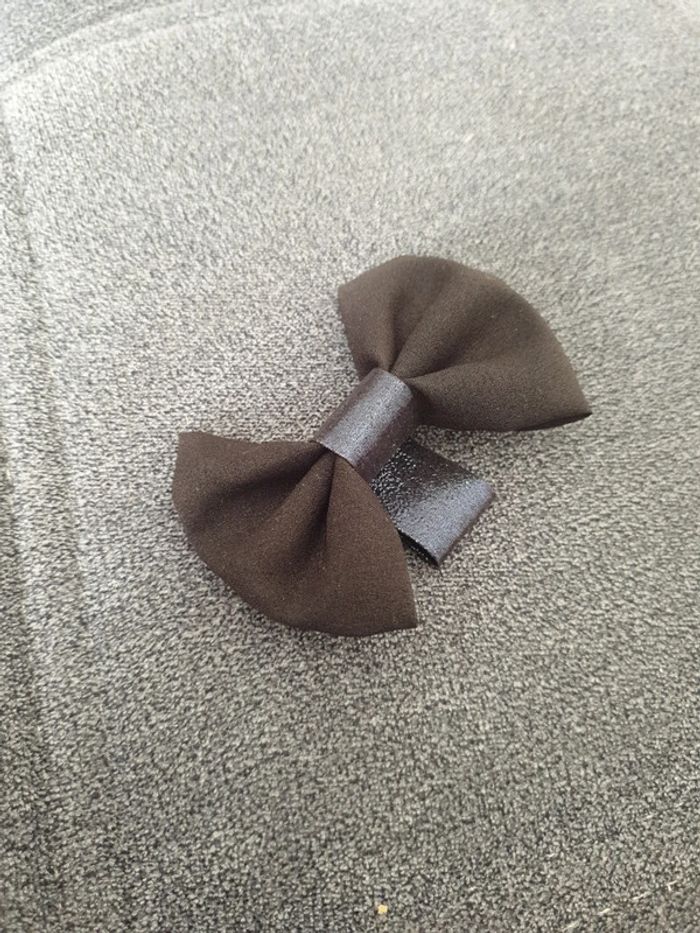 Neuf nœud noir accessoire cheveux