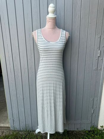 Robe longues rayée sans manches été moulante