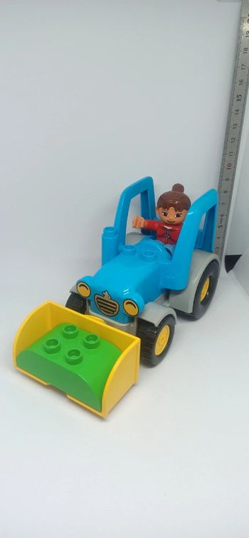 Véhicule tracteur avec femme lego duplo