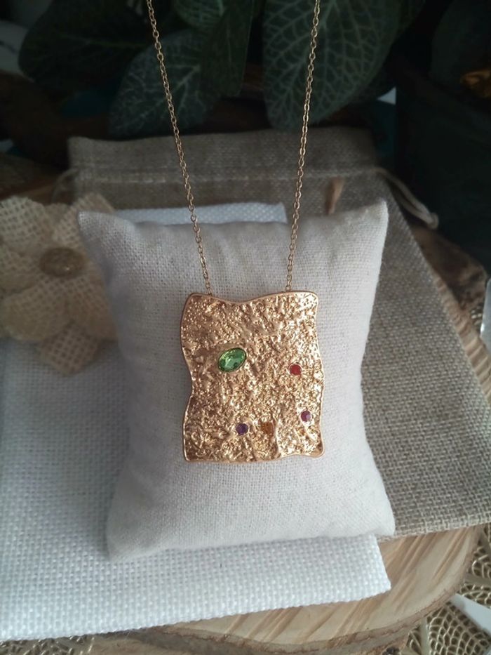 Collier feuille d'or avec zircons colorés - photo numéro 2