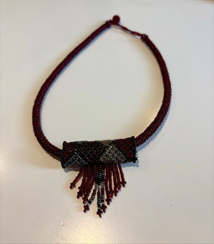 Collier ethnique en perles tissées bordeaux - photo numéro 2