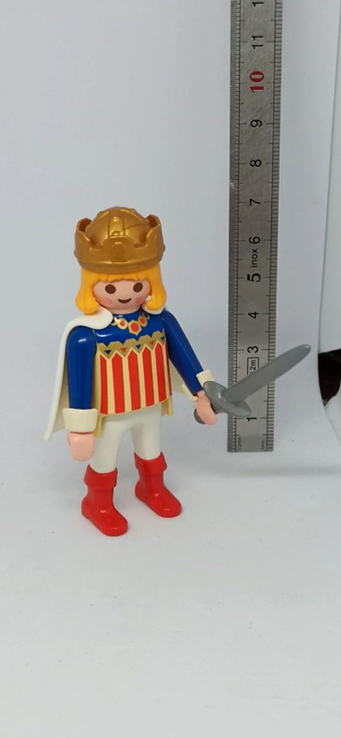 Homme prince avec cape blanche et épée playmobil