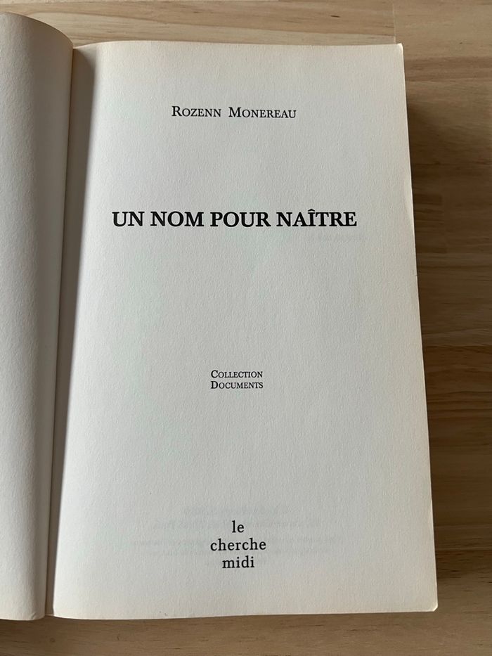 Livre Un Nom pour Naître – Rozenn Monereau – Bon État - photo numéro 2