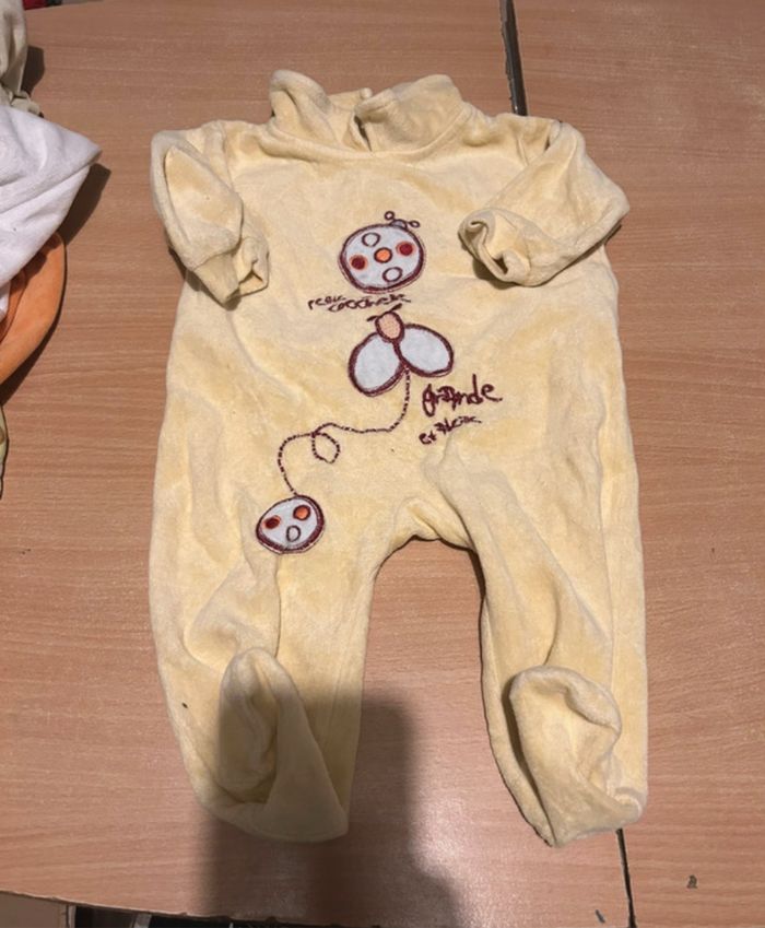 Lot de 11pyjamas velours taille 6 mois - photo numéro 4