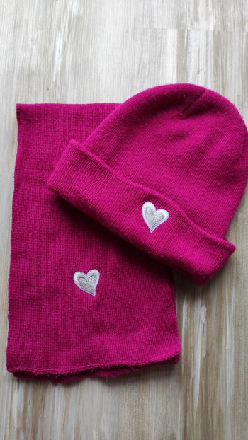 Ensemble écharpe et bonnet coeur