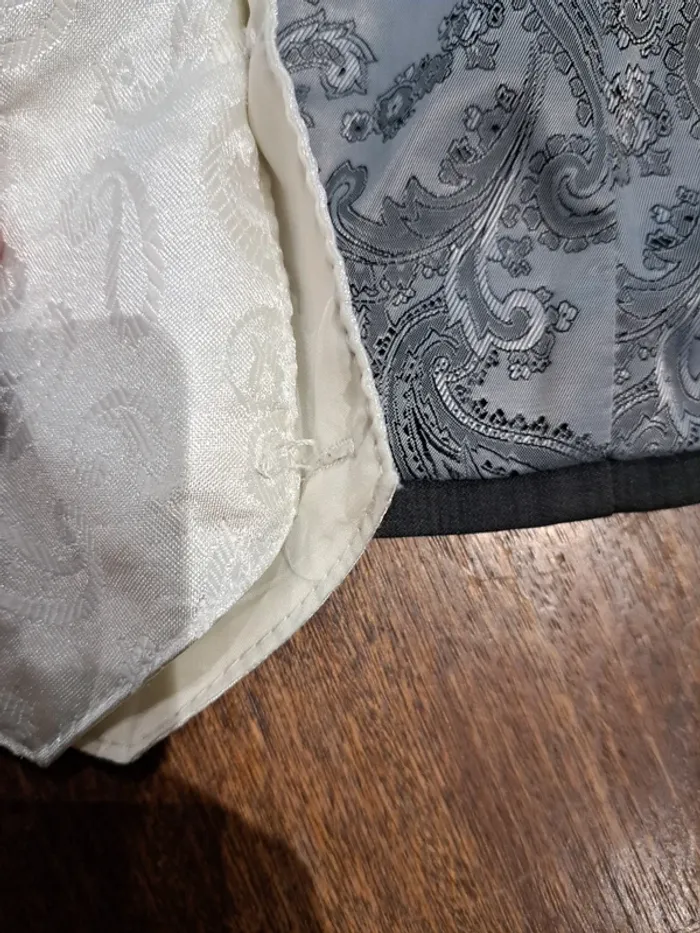 Petit costume 3 pièces - photo numéro 8