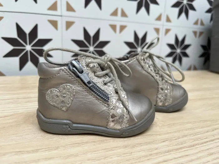 Chaussures État neuf fille Argenté 17