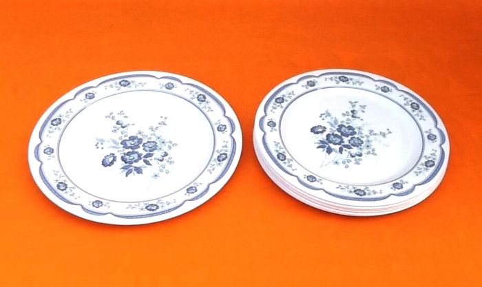6 Assiettes plates / 1 Plat de service (plastique)  Décor floral  Assiette plate (plastique) - photo numéro 9