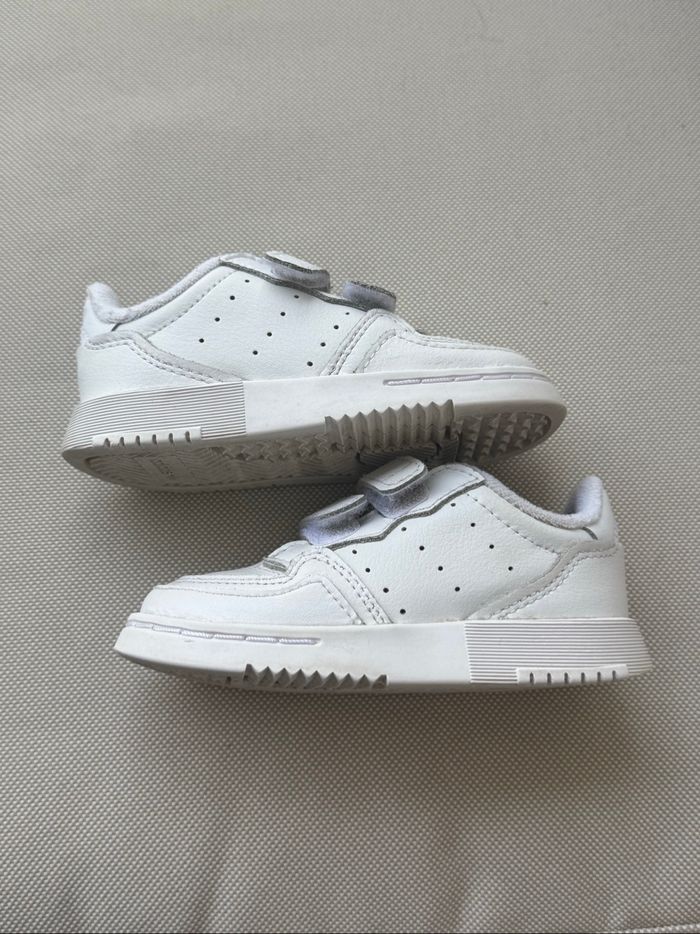 Basket Adidas Blanche en parfait état - photo numéro 6