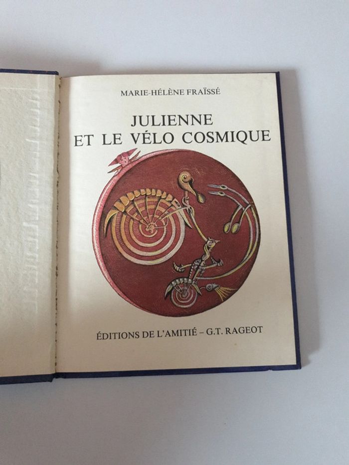Livre Julienne et le vélo cosmique - photo numéro 2