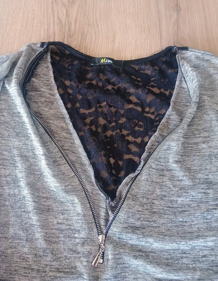 Haut gris chiné avec dentelle noire – Mim – Taille XL - photo numéro 3