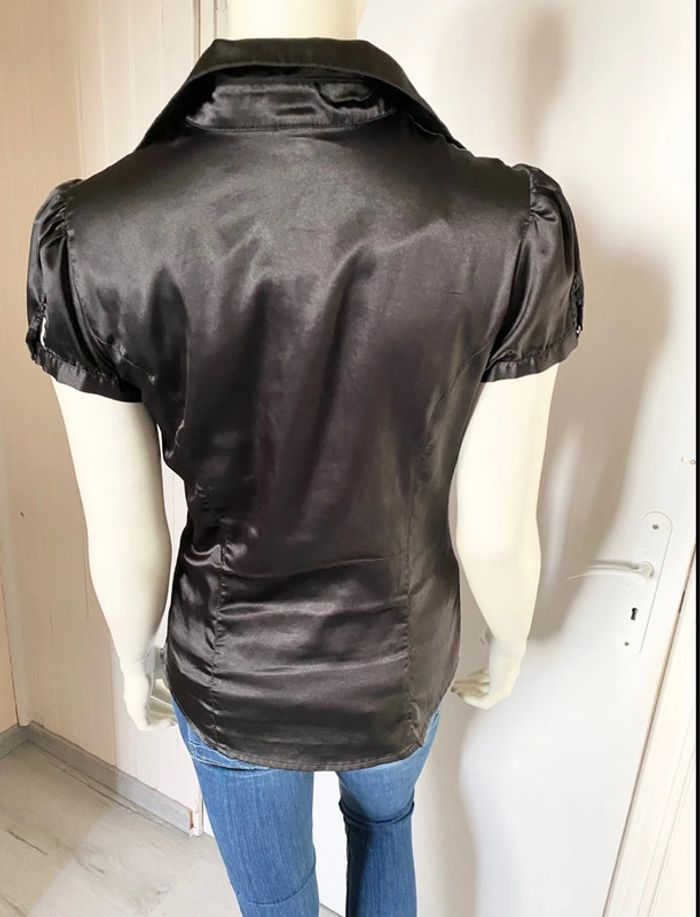 Blouse satinée – Camaïeu – Noire à manches courtes – Taille 38/M – Bon état - photo numéro 4