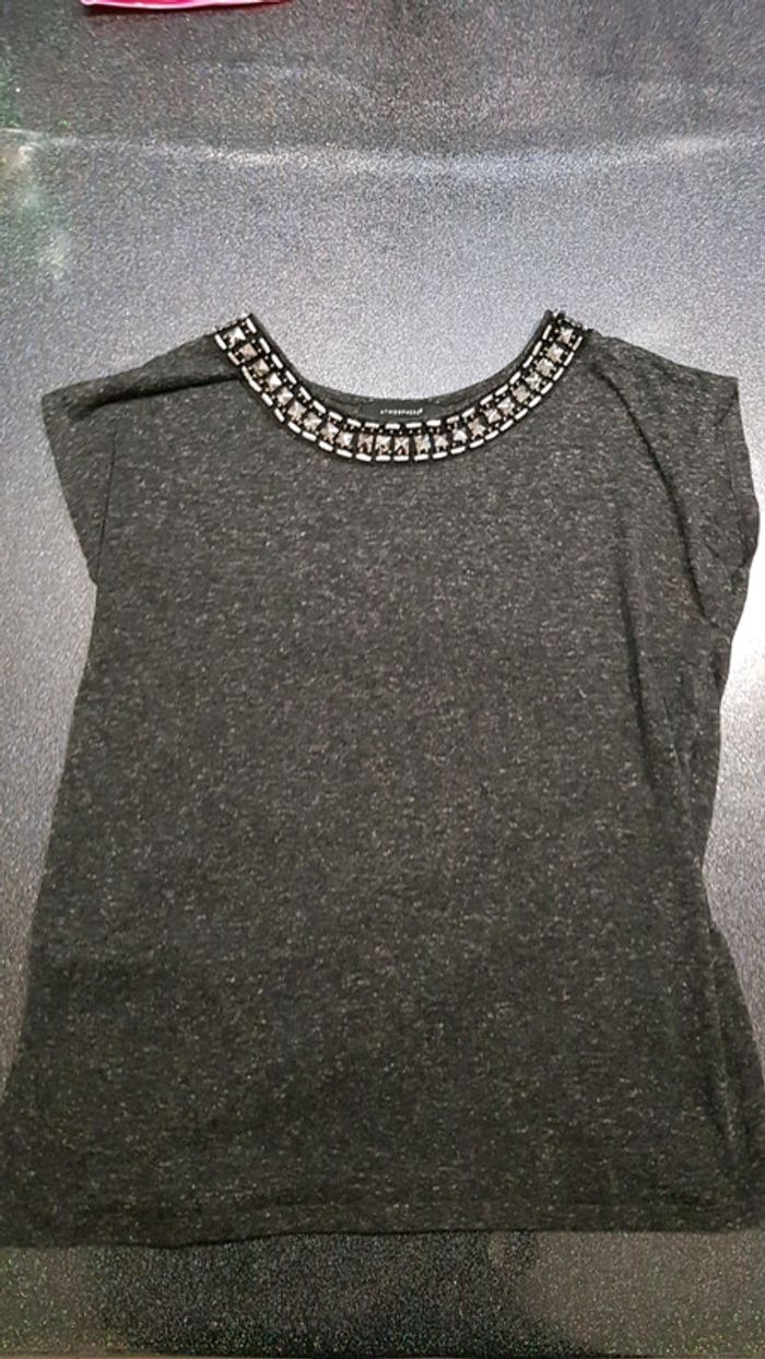 Haut gris - photo numéro 4
