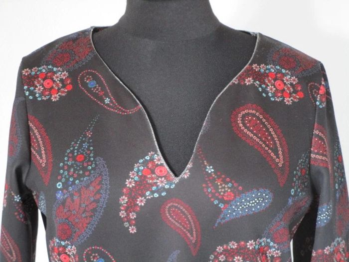 Pull/sweat noir imprimé Grain de Malice M NEUF - photo numéro 3