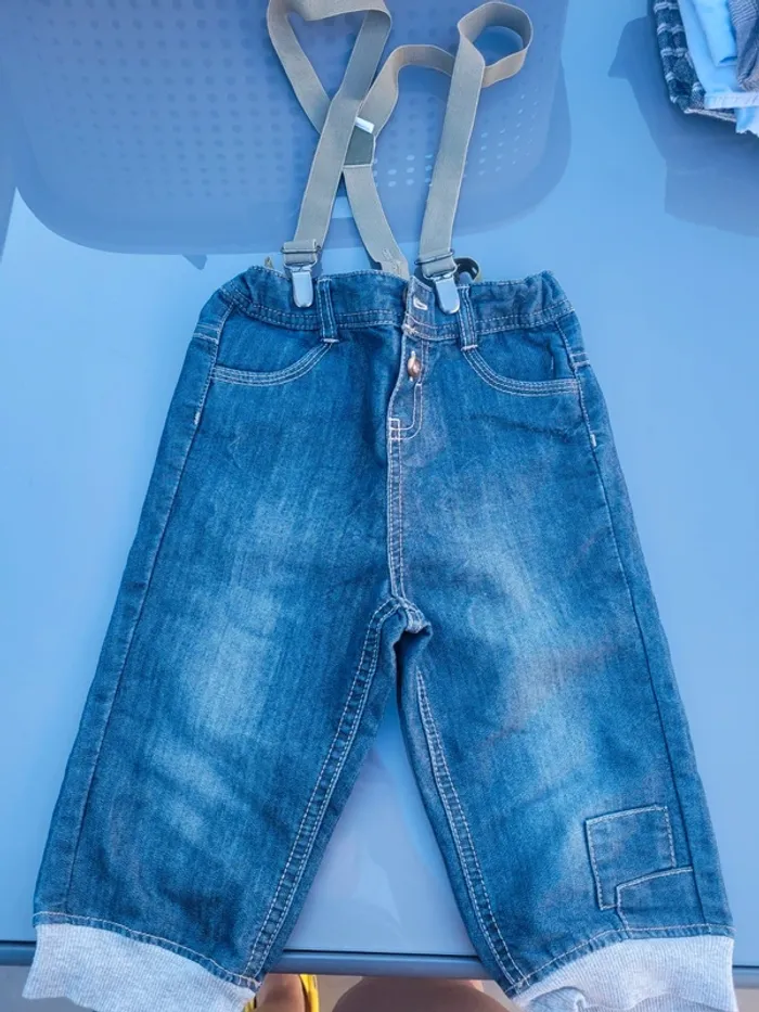 Short à bretelles tape à l'œil 3 ans