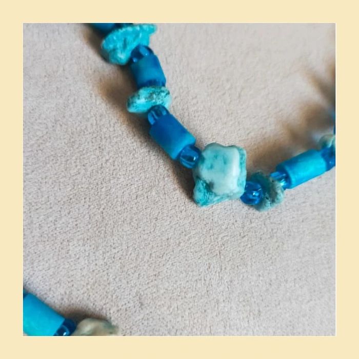 Collier fantaisie – Pierres turquoise et perles bleues - photo numéro 7