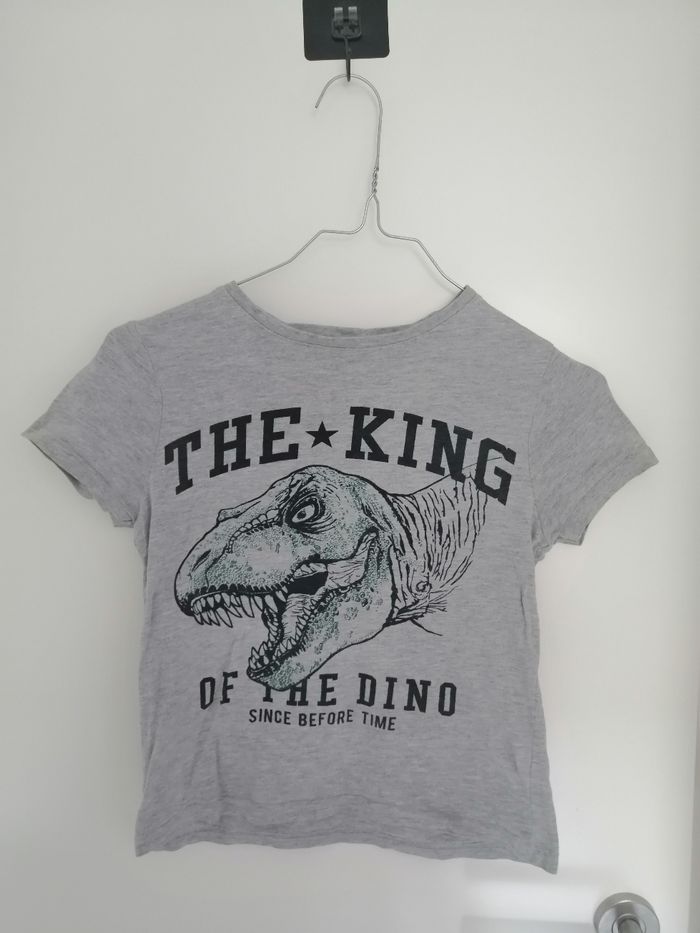 T shirt t Rex 8 ans