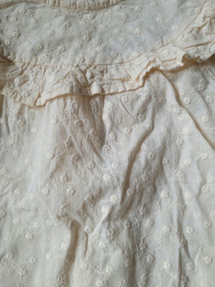 Blouse broderie fleurs taille 3 ans - photo numéro 3