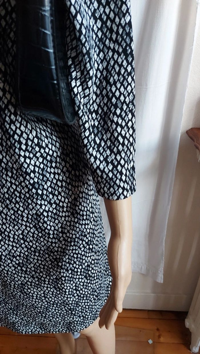Robe noir et blanc- légère- col V- motif imprimé/ balsamik taille XL/42 - photo numéro 5