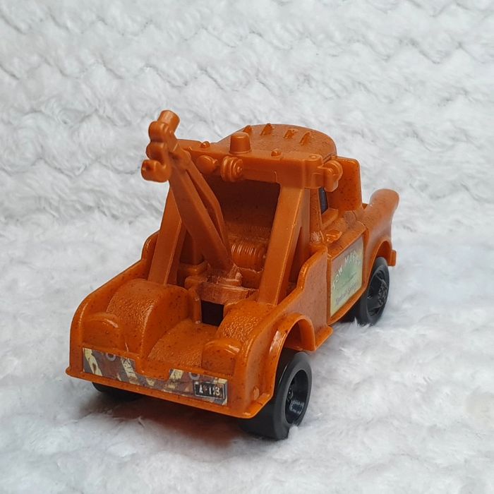 Voiture Cars martin disney pixar hoist petite voiture depaneuse en plastique - photo numéro 2