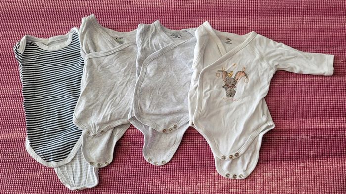 Lot 4 bodys 1M mixte
