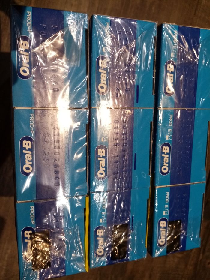 Lot 9 dentifrices oral b - photo numéro 2