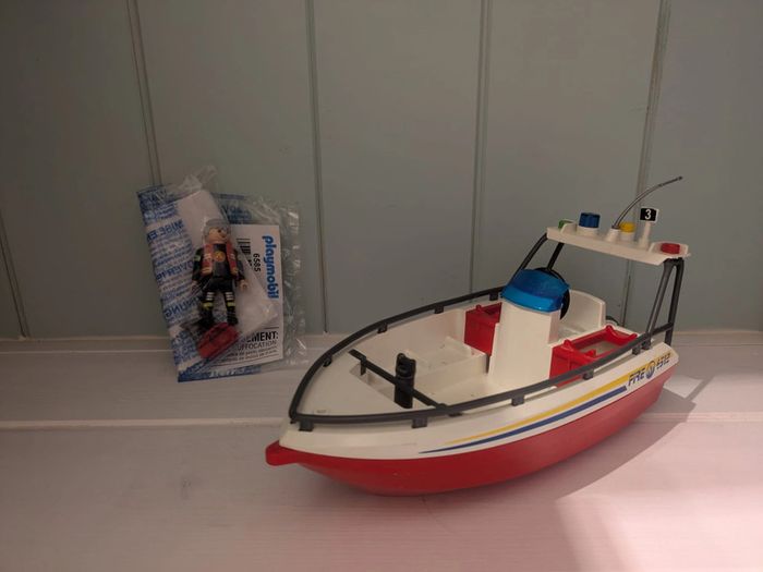 Playmobil Lot pompier - 6585 + 4512 (Chef et Bateau de pompiers) - photo numéro 2
