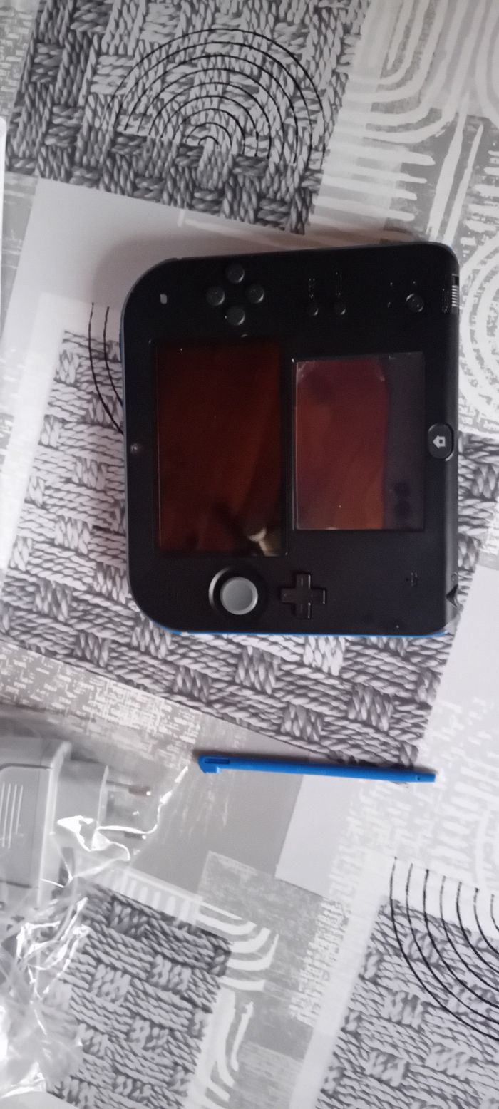 Console 2Ds avec 10 jeux - photo numéro 3